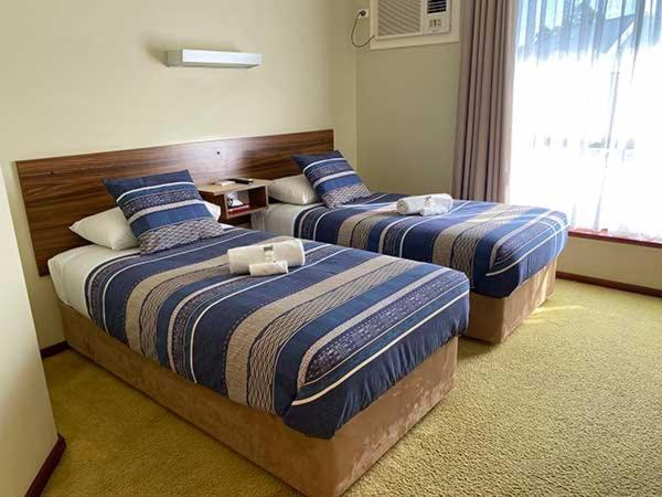 Donnybrook Motel ภายนอก รูปภาพ