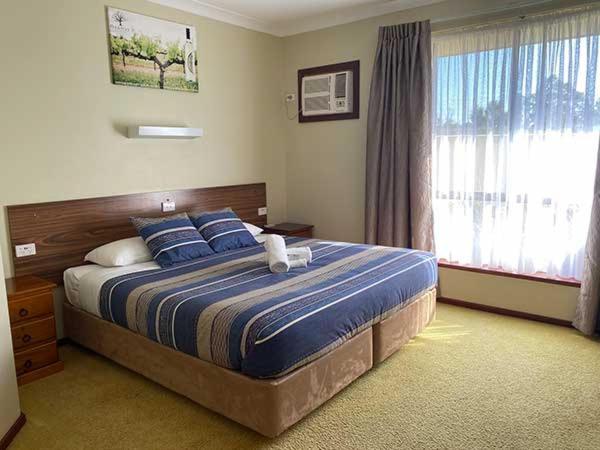 Donnybrook Motel ภายนอก รูปภาพ